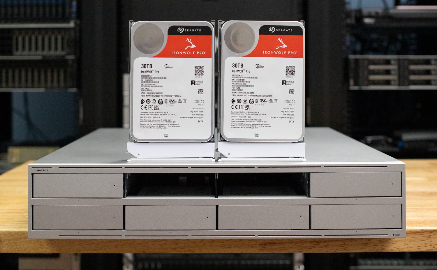 Ubiquiti UNAS Pro 8 Front view with drives